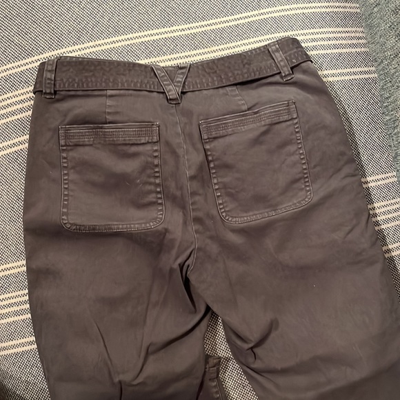 Vineyard vines canvas style pants on charcoal grey. Size 00 - Picture 4 of 4